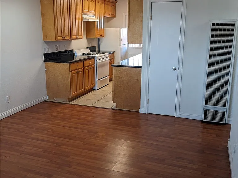 1764 Freeman Ave #7 — Photo 1