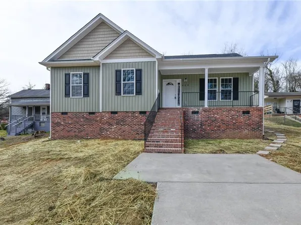 429 Monroe St, Eden, NC 27288