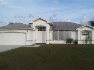 837 Sea Urchin Cir, Fort Myers, FL 33913