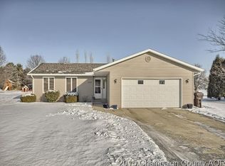 2204 E Trailside Dr N, Mahomet, IL 61853