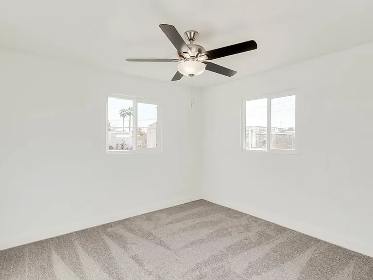 2065 E Don Carlos Ave — Photo 15