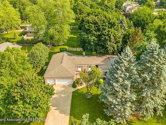 4th image of 1426 Birchwood Dr