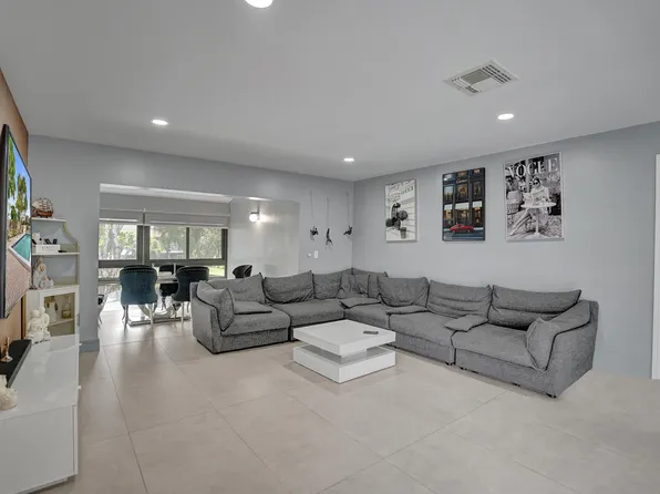 21675 Tall Palm Circle #2b, Boca Raton, FL 33433