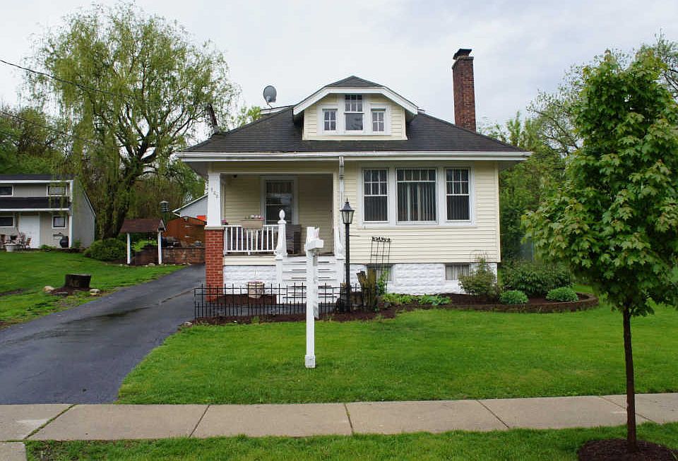 1st image of 702 Hillview Ave