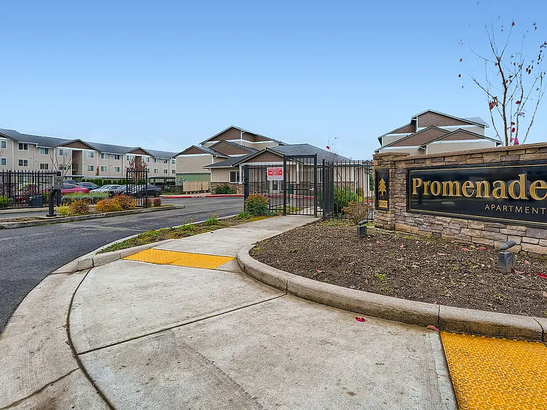 Promenade — Photo 13