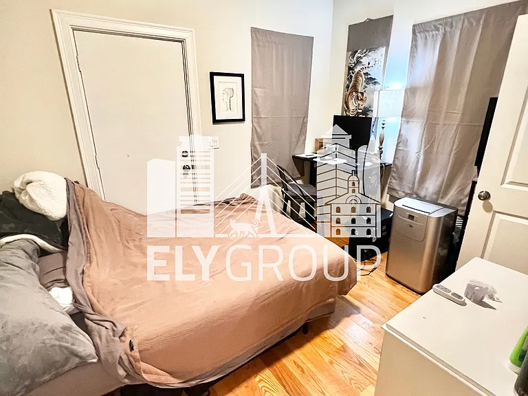 10 Gilmore St #1 — Photo 5