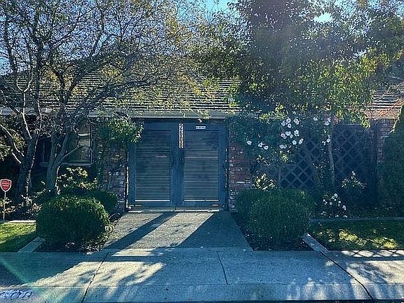 2nd image of 2608 Meadow Lake Dr