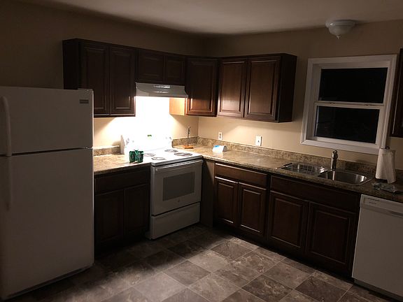 3rd image of 2102 Jayne Ln