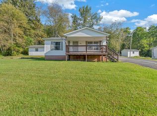 416 School St, Quinwood, WV 25981