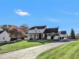 10 Plantation Dr, Barnesville, PA 18214