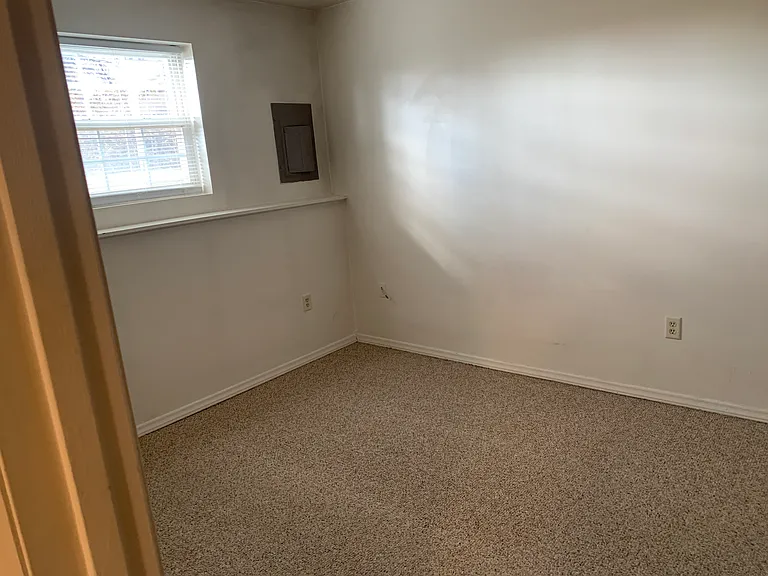 2200 N Susquehanna Trl #15 — Photo 9