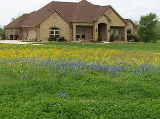 8039 River Haven Dr, Navasota, TX 77868