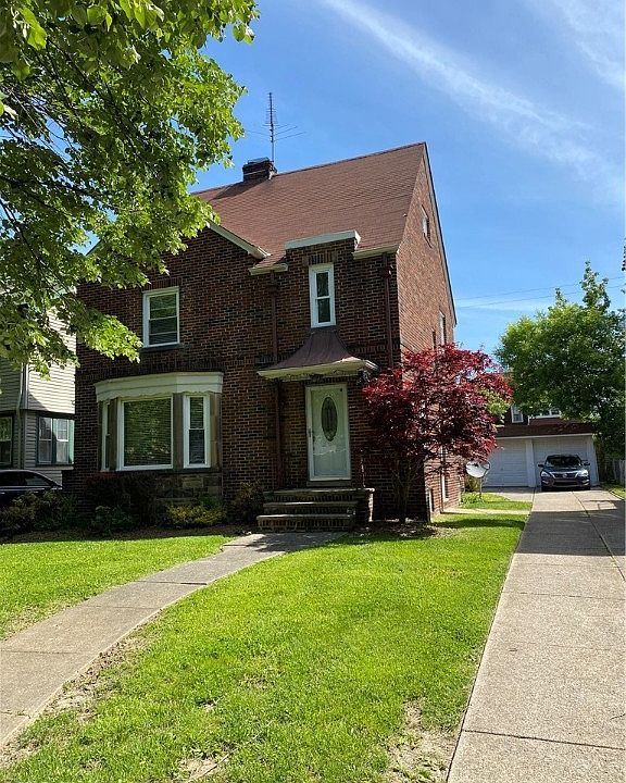 1st image of 155 E 214th St