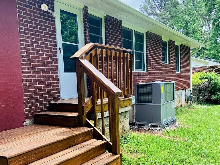 2502 Woodridge Dr — Photo 18