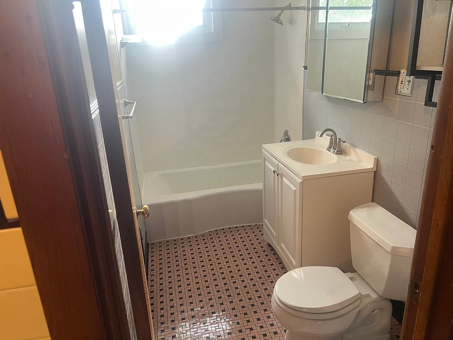 173 Fargo Ave — Photo 4
