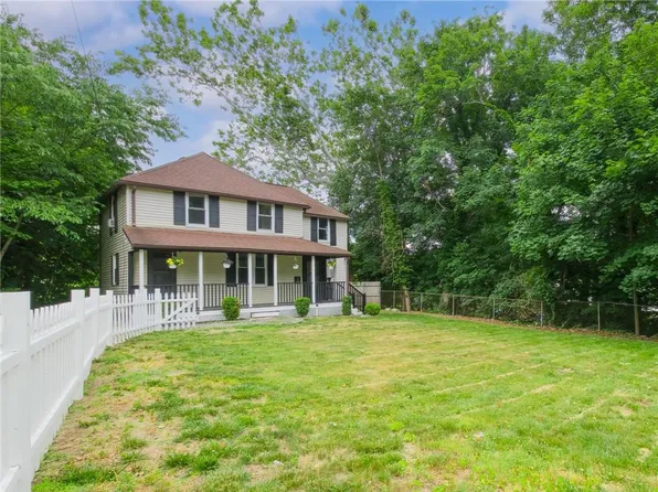 38 Padelford Ave, Riverside, RI 02915