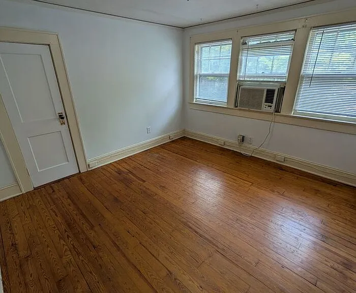 549 2nd St NE #B — Photo 7