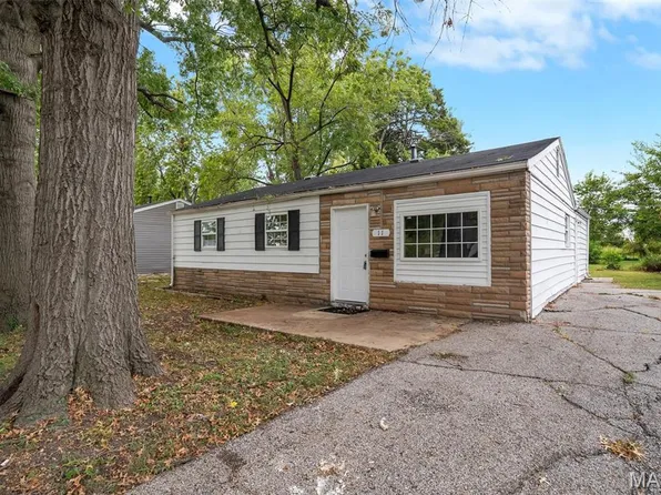 11 Saint Lambert Dr, Cahokia, IL 62206