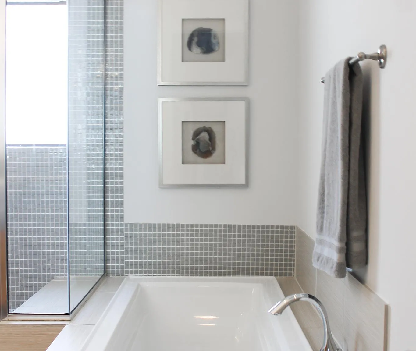 2434 Charleston St — Photo 3