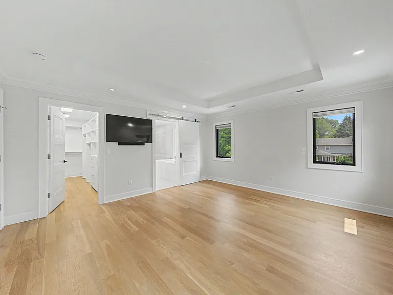 67 Westervelt Pl — Photo 26