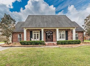 1010 Hebert Ln, Saint Martinville, LA 70582