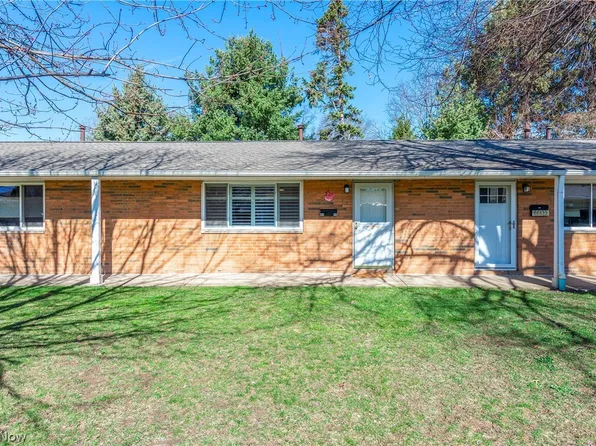 21872 River Oaks Dr #H6, Rocky River, OH 44116