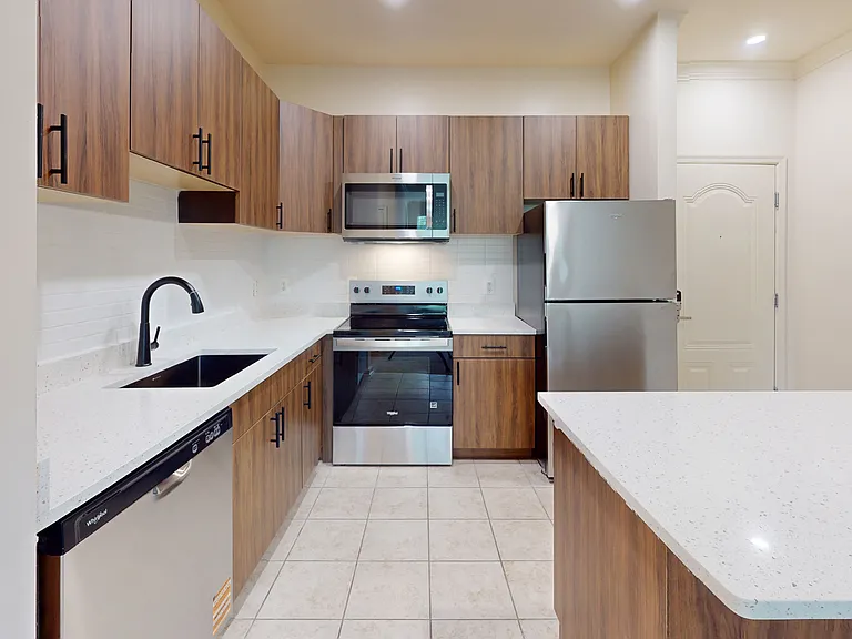 Signal Hill Apartment Homes — Photo 89