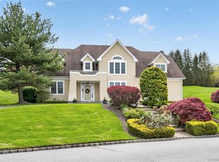 62 Pembroke Drive, Glen Cove, NY 11542