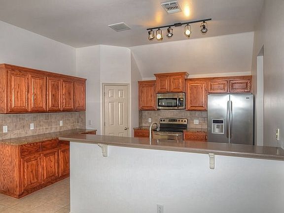 4th image of 1320 Fairsted Ct