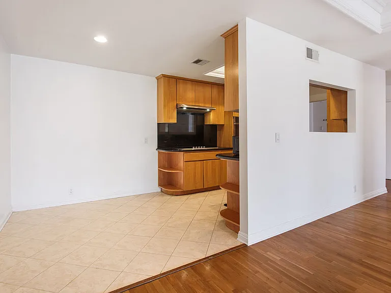 1880 Veteran Ave #211 — Photo 11