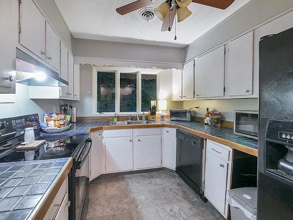 5th image of 2607 Avalon Pl