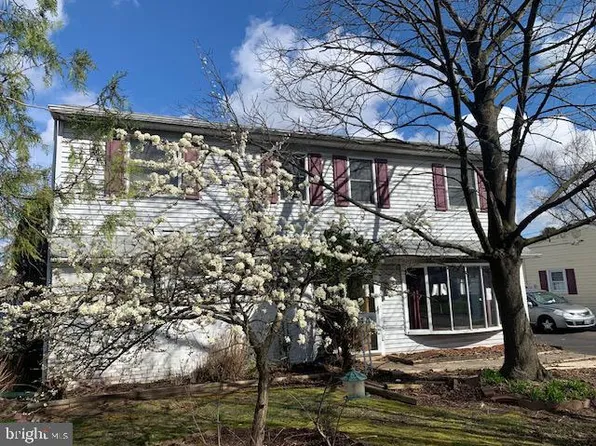 1111 Karen Ave, Croydon, PA 19021