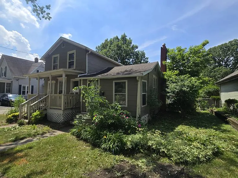 219 S 7th St — Photo 31