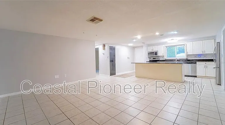 7713 Heather St — Photo 15