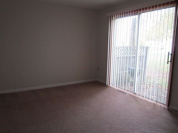 5th image of 6447-49 Wells Dr #6449