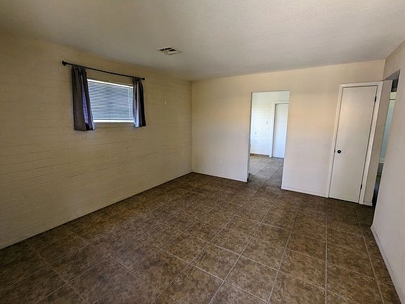 5th image of 10238 N 15th Ave #A