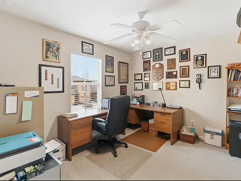 1240 Retreat View Cir — Photo 16