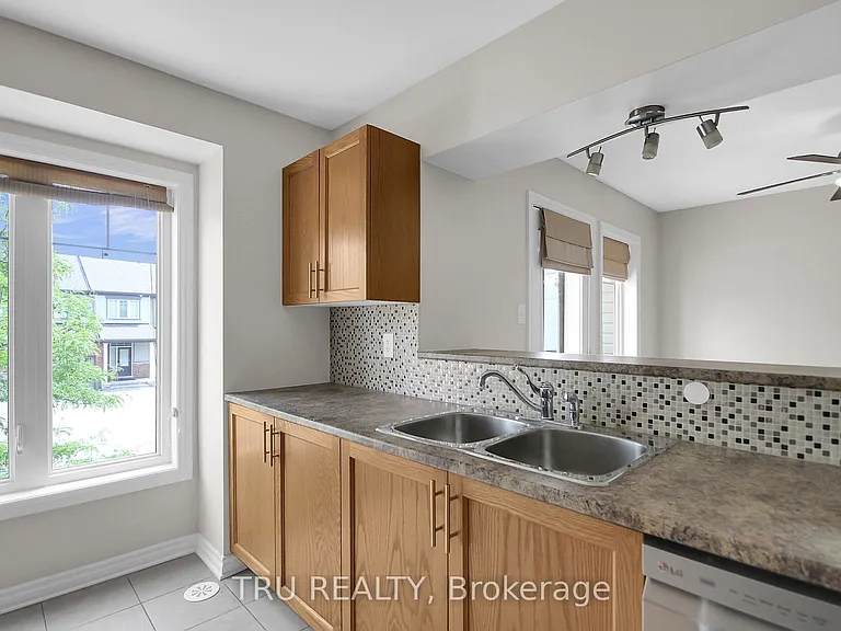 2505 Waterlilly Way — Photo 10
