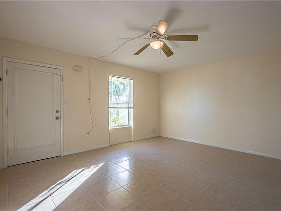 5th image of 21306 Coulton Ave #21310