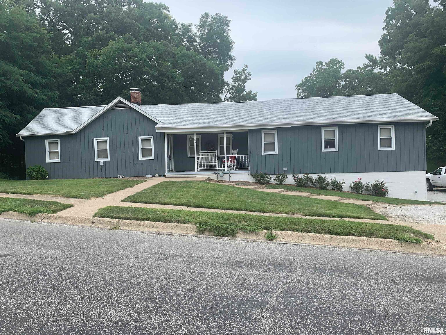 408 W Milton Ave, Lewistown, IL 61542 Zillow