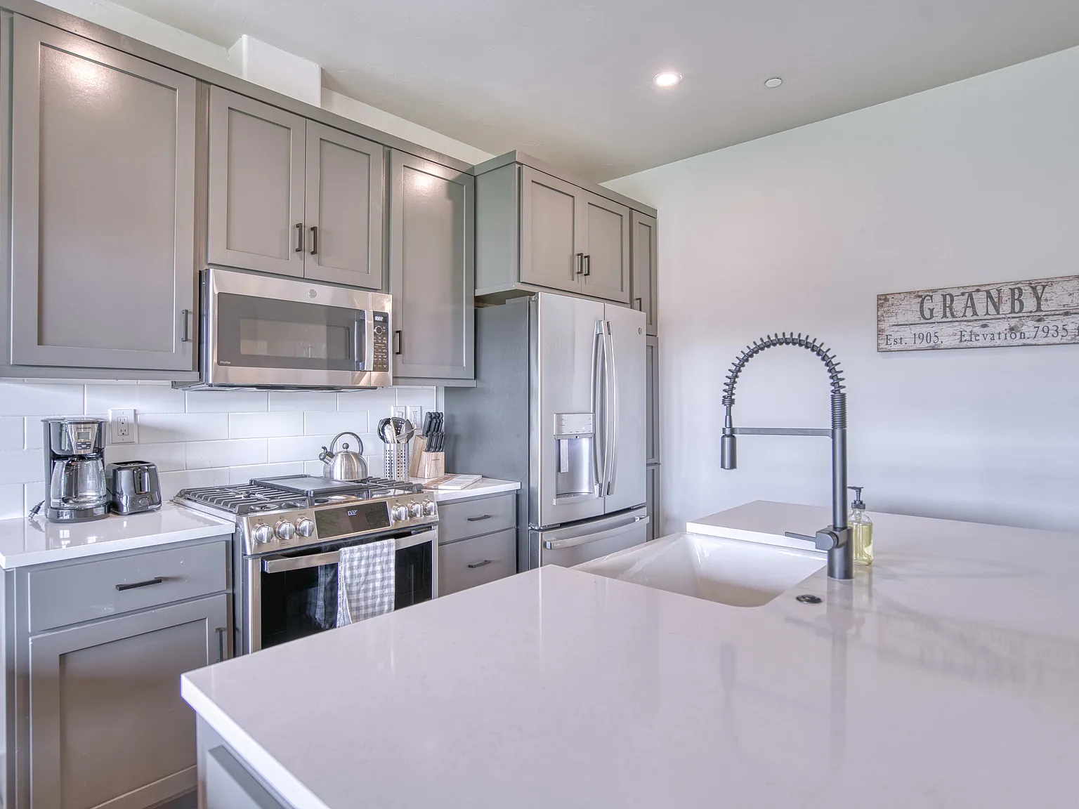 3 bed, 1448 sqft, $3,200 — Photo 4