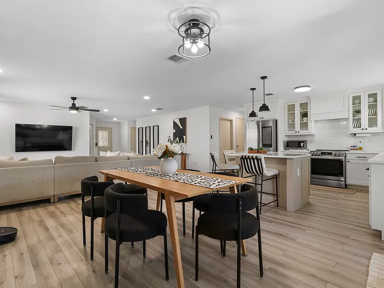 2031 Lake Trail Dr — Photo 14