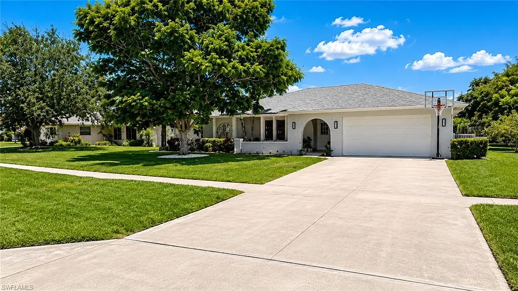 3 bed, 2.0 bath, 2218 sqft, $4,500 — Photo 3
