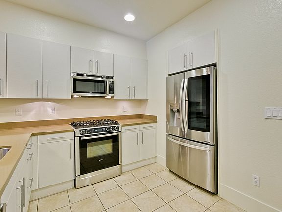 5th image of 874 Altaire Walk #1