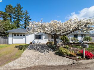 2035 16th St, Florence, OR 97439