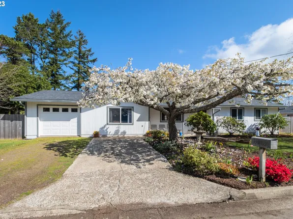 2035 16th St, Florence, OR 97439