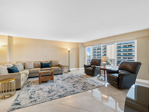 4th image of 4100 Galt Ocean Drive #304