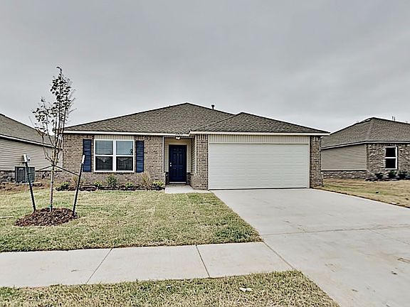 2nd image of 1905 Hannah Ln