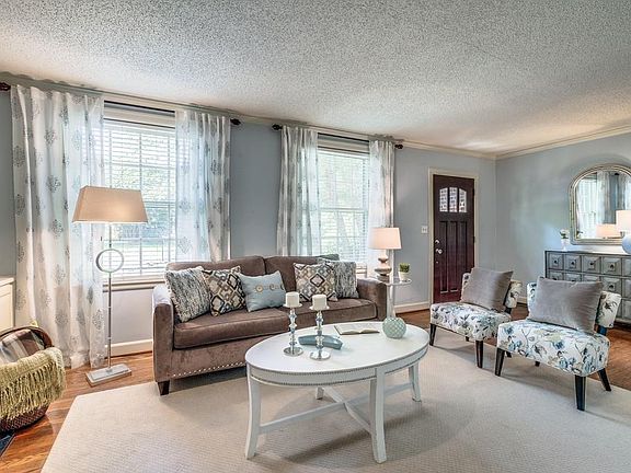 3rd image of 107 Lafayette Ct
