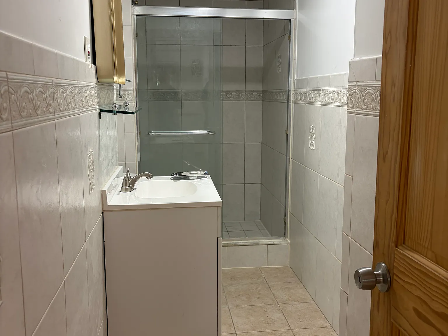 1 bed, 800 sqft, $1,800 — Photo 3